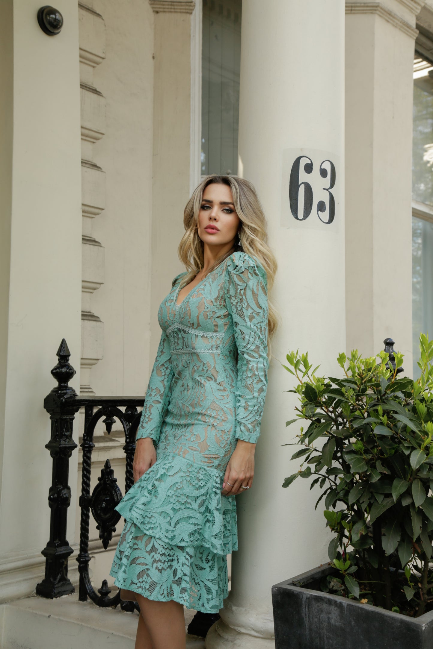 Yasmin - Light Green Lace Midi Dress