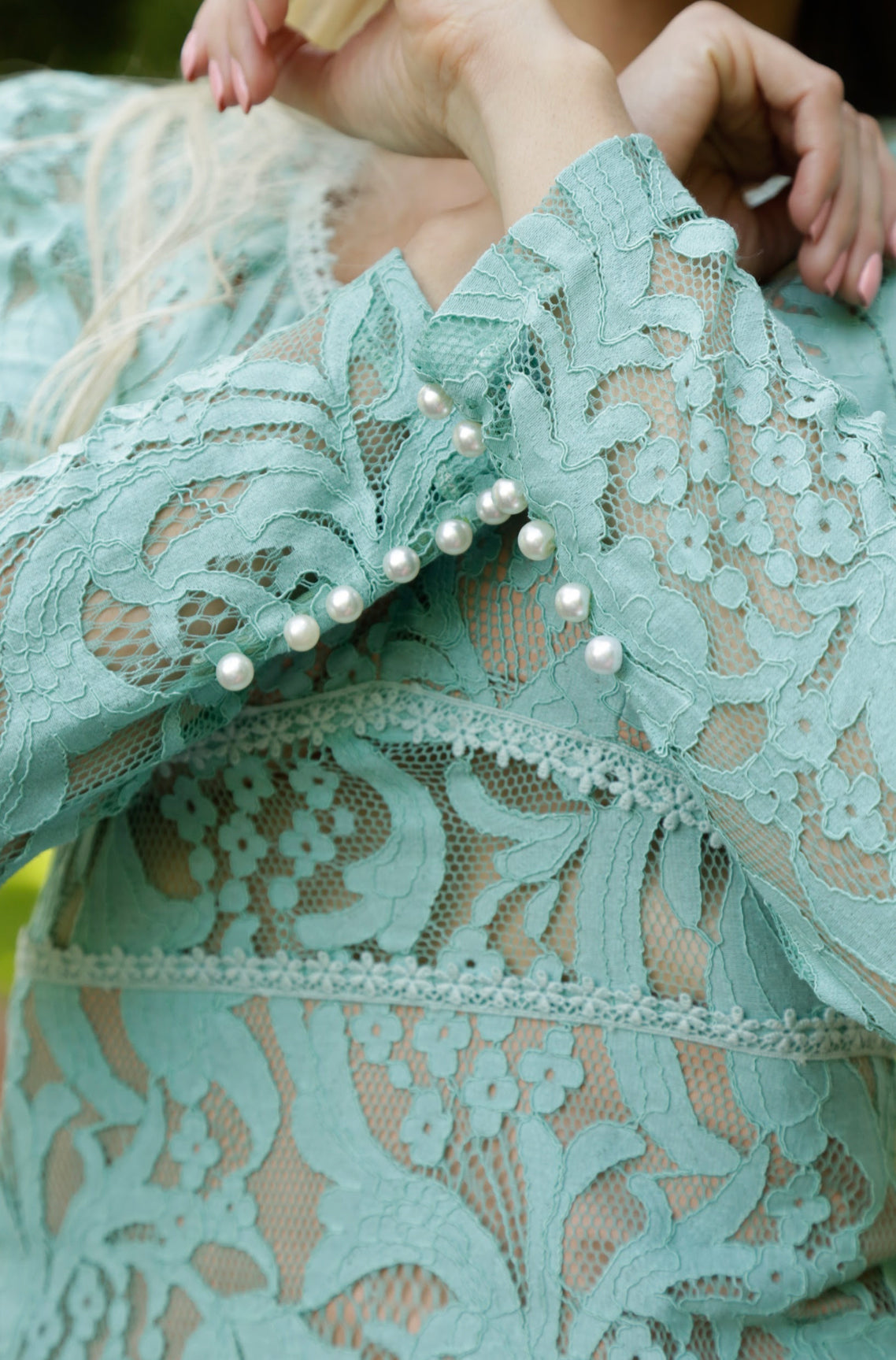 Yasmin - Light Green Lace Midi Dress